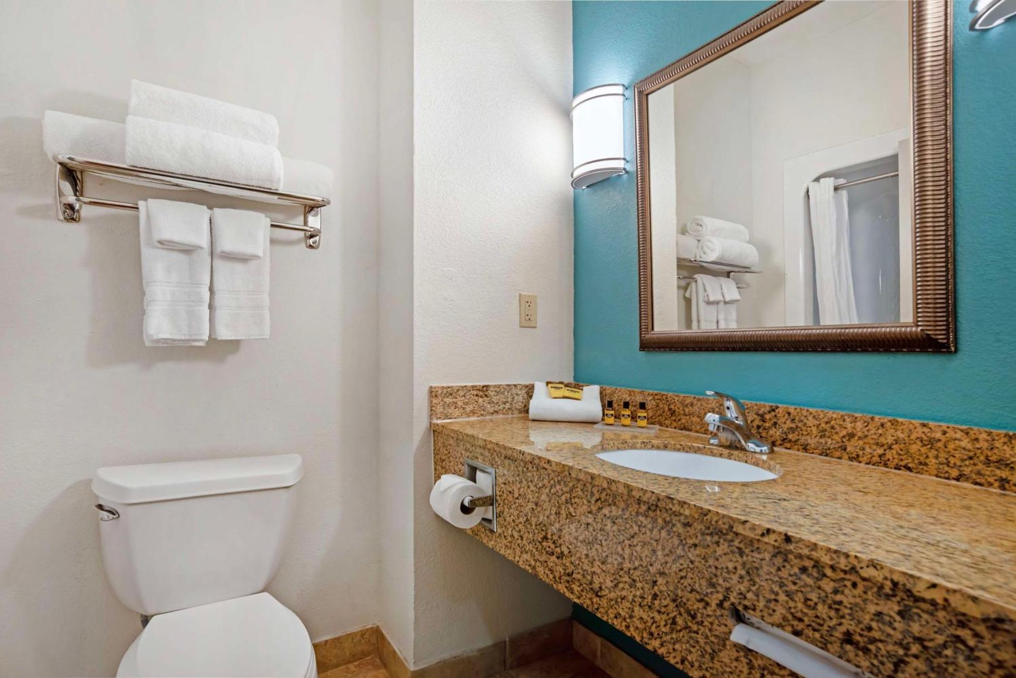 Western Blue Angel Hotel 3*